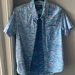 Chubbies Men's Wave Pattern Shirt in Blue and Pink